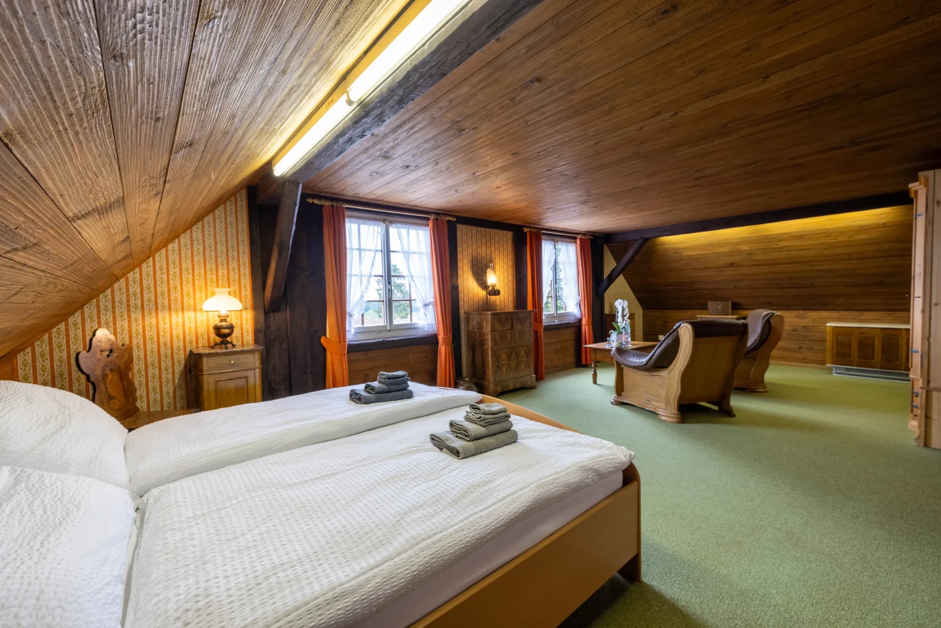 Doppelzimmer „Camelia“ im beheizten Dachgeschoss mit Bodensee-Blick, Ansicht 1